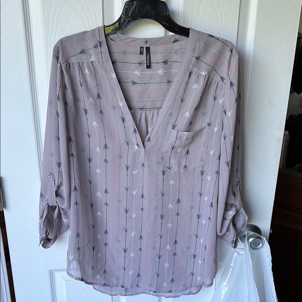 Light Mauve Arrow-Print V-Neck Blouse - Women's